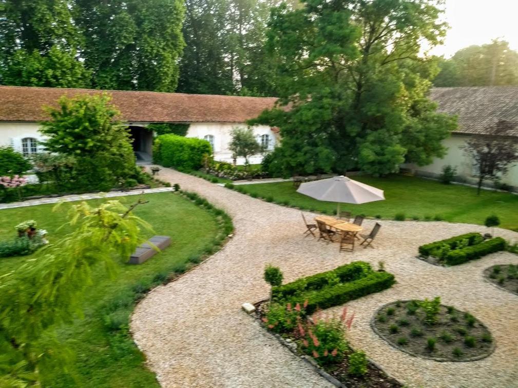 Le Domaine Des Platanes Bed and Breakfast Bourg-Charente Εξωτερικό φωτογραφία