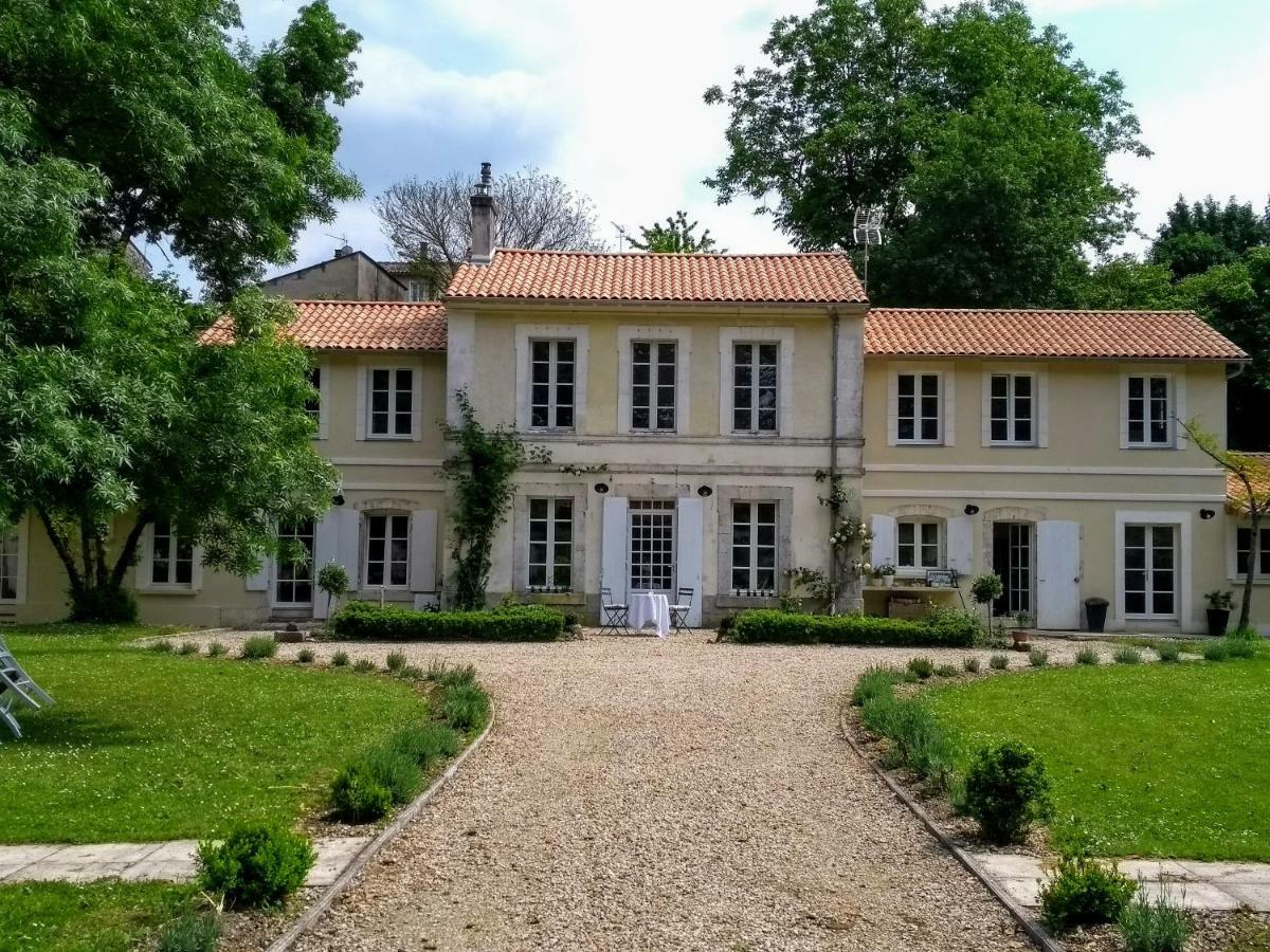 Le Domaine Des Platanes Bed and Breakfast Bourg-Charente Εξωτερικό φωτογραφία